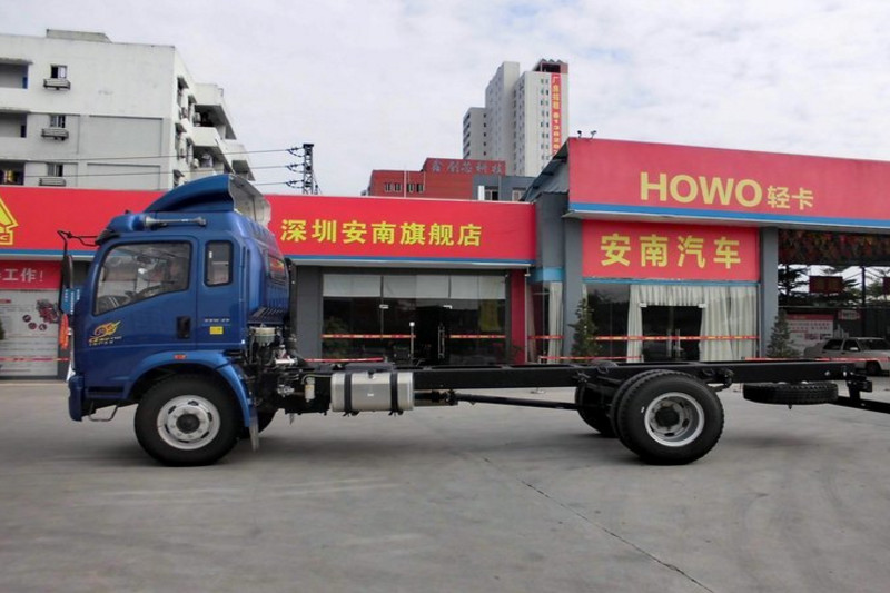 中国重汽HOWO 统帅中卡 168马力4700轴距 4X2 国四载货车底盘(ZZ1167G471CD1)