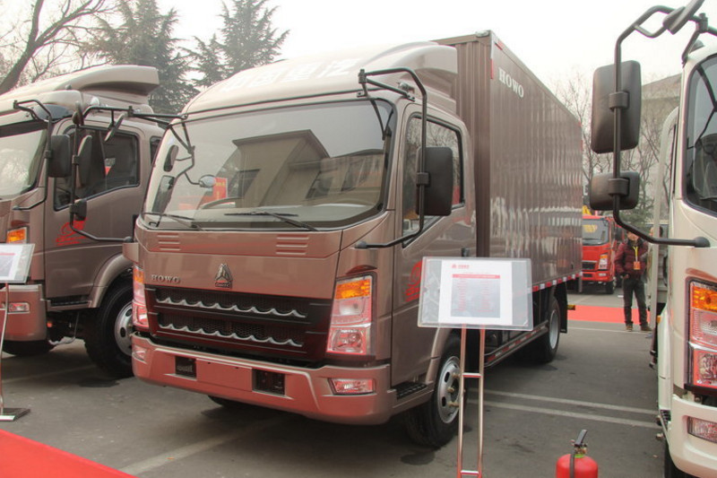 中国重汽HOWO 统帅 141马力 4.2米 4X2 国四单排厢式轻卡(ZZ5047XXYF341BD145)