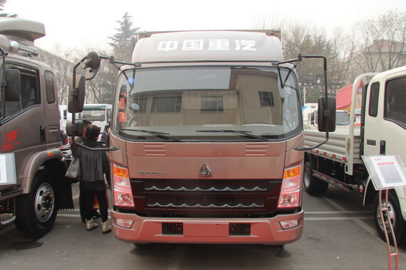 中国重汽HOWO 统帅 141马力 4.2米 4X2 国四单排厢式轻卡(ZZ5047XXYF341BD145)