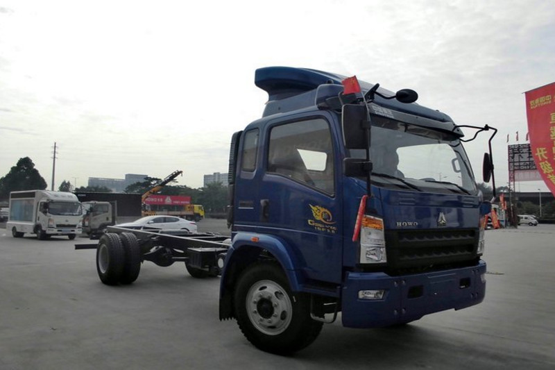 中国重汽HOWO 统帅 154马力 4500轴距 4X2 国四轻卡底盘(ZZ1127G451CD1)