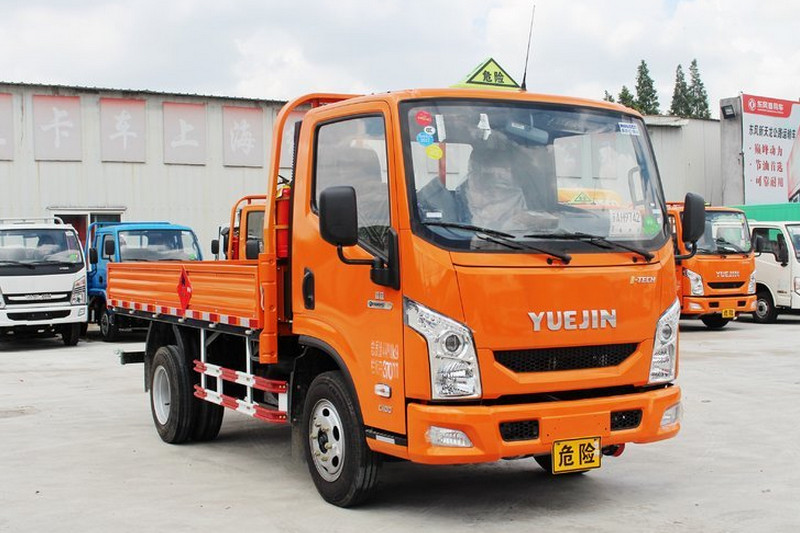 跃进 超越C100-28 125马力 3.6米 国四 单排栏板轻卡(危险品)(NJ1041ZCDCNZ)