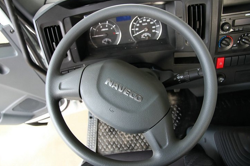 跃进 超越C500-33 140马力 4.1米 国四 单排栏板轻卡(上柴)(六档)(NJ1041ZFDCWZ)