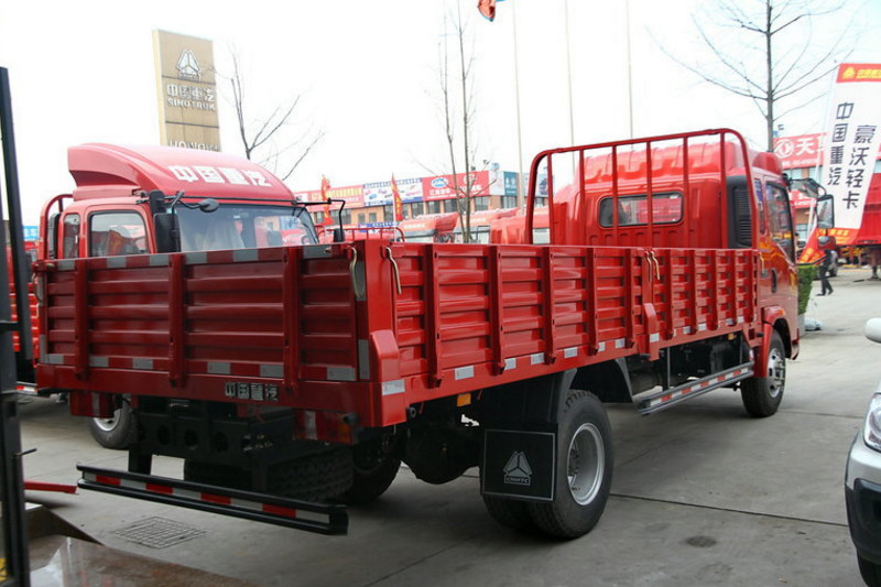 中国重汽HOWO 统帅 180马力 5.8米 4X2 国五排半栏板载货车(ZZ1147H451CE1)
