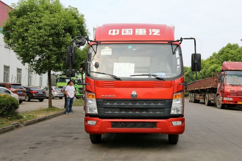 中国重汽HOWO 统帅 154马力 5.5米 4X2 国五单排厢式载货车(ZZ5147XXYG421CE1)
