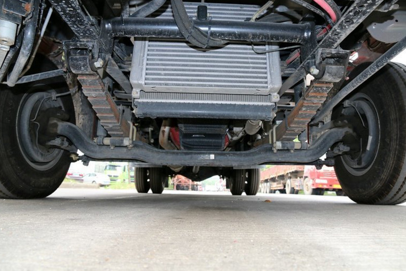 中国重汽HOWO 统帅 154马力 5.5米 4X2 国五单排厢式载货车(ZZ5147XXYG421CE1)底盘图片