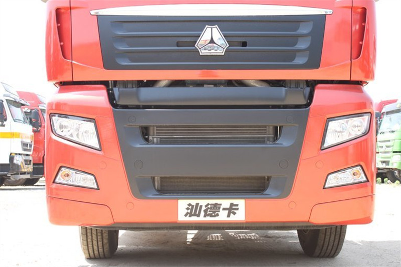 中国重汽 汕德卡SITRAK C7H重卡 440马力 6X4 国五牵引车(3.7)(ZZ4256V324HE1B)