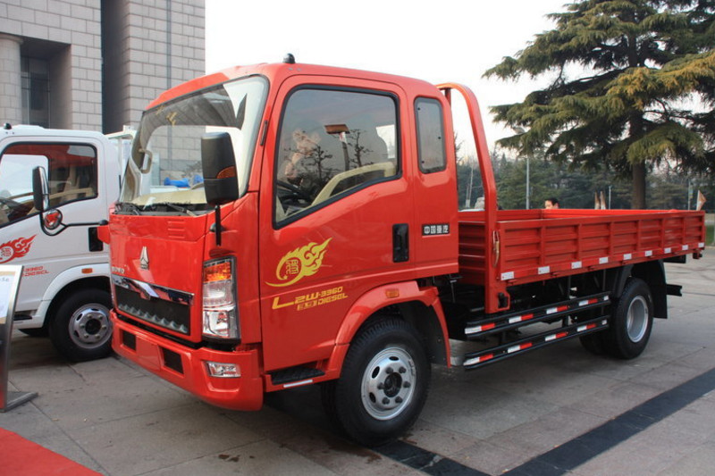 中国重汽HOWO 悍将 95马力 3.3米 4X2 国五排半栏板轻卡(ZZ1047C2813E145)
