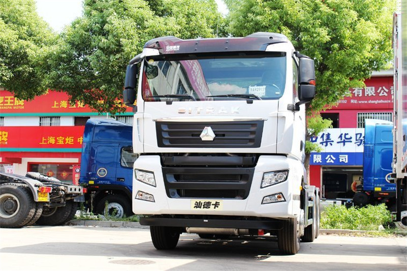 中国重汽 汕德卡SITRAK C7H重卡 400马力 6X4 国五牵引车(危险品)(ZZ4256V324HE1W)