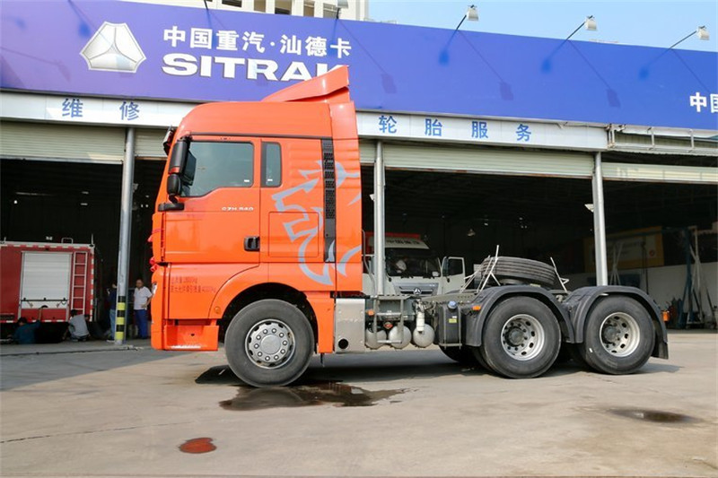 中国重汽 汕德卡SITRAK C7H重卡 540马力 6X4 国五牵引车(高顶)(ZZ4256V324HE1B)