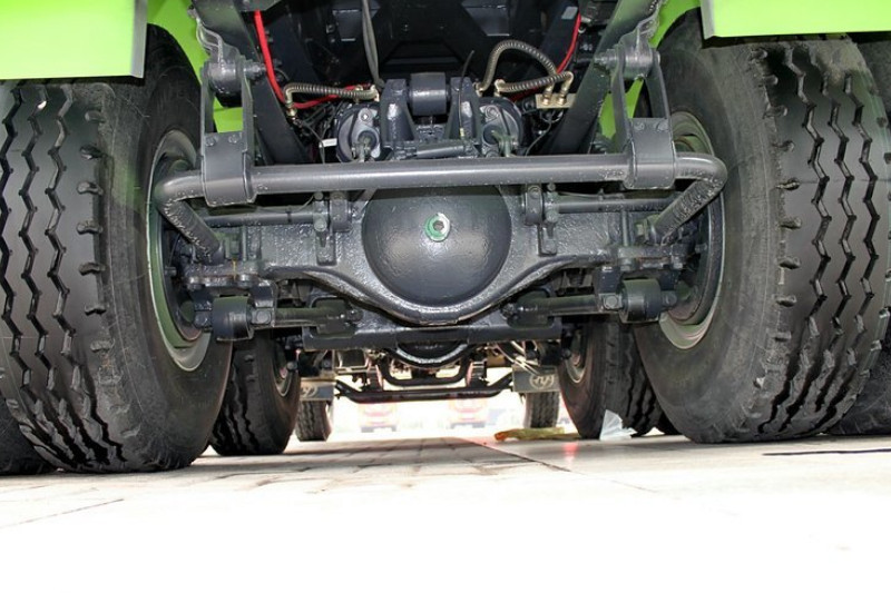 上汽红岩 杰狮重卡 350马力 6X4 5.6米 国四 自卸车(U型渣土车)(CQ3255HTG384)