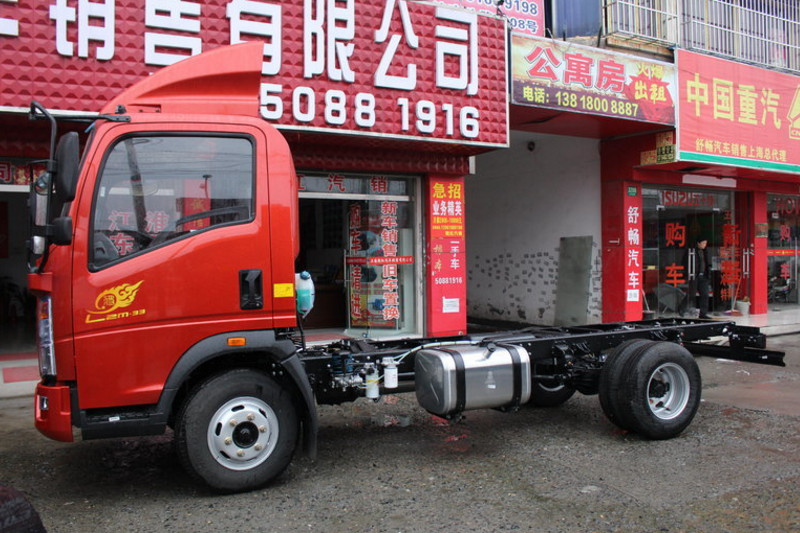 中国重汽HOWO 悍将 95马力 4.2米 4X2 国五单排厢式轻卡底盘(ZZ5047XXYF3315E145)