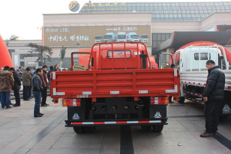中国重汽HOWO 悍将 170马力 5.2米 4X2 国五排半栏板载货车(ZZ1147G421CE1)
