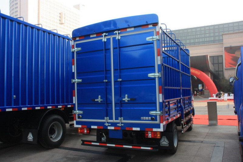 中国重汽HOWO 悍将 170马力 5.2米 4X2 国五排半栏板载货车(ZZ1147G421CE1)上装图片