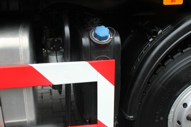 上汽红岩 杰狮C100重卡 390马力 8X4 8米 国四 自卸车(CQ3315HTG426)