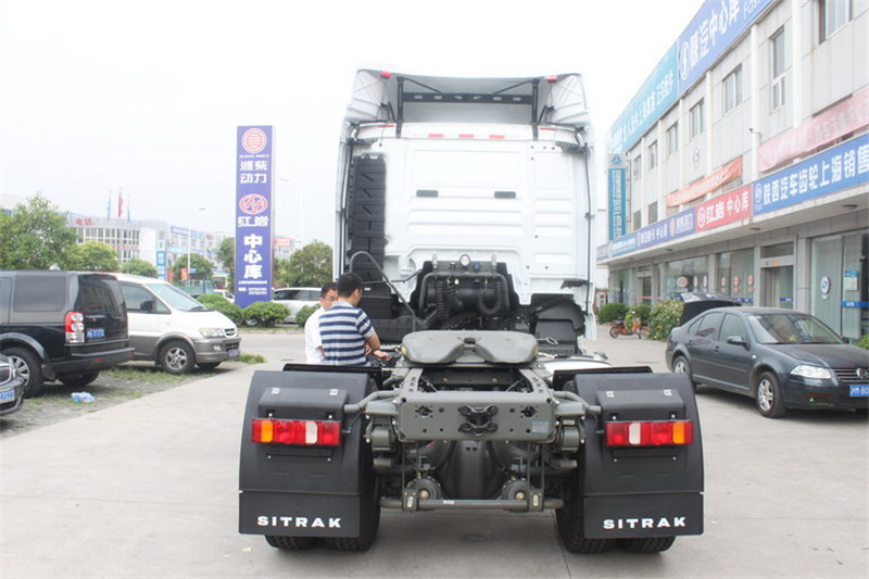 中国重汽 汕德卡SITRAK C7H重卡 480马力 4X2 国五牵引车(ZZ4186V361HE1B)