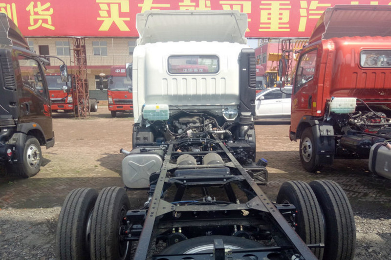 中国重汽HOWO 悍将 143马力 4.2米 4X2 国五单排栏板轻卡底盘(ZZ1047F3315E145)