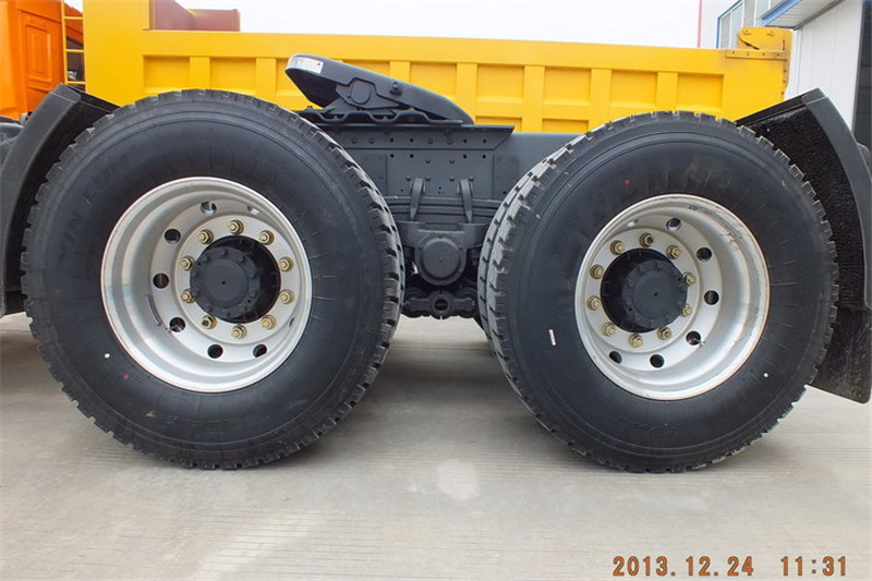 重汽王牌 W5G重卡 375马力 6X4 国四牵引车(CDW4250A1T4)