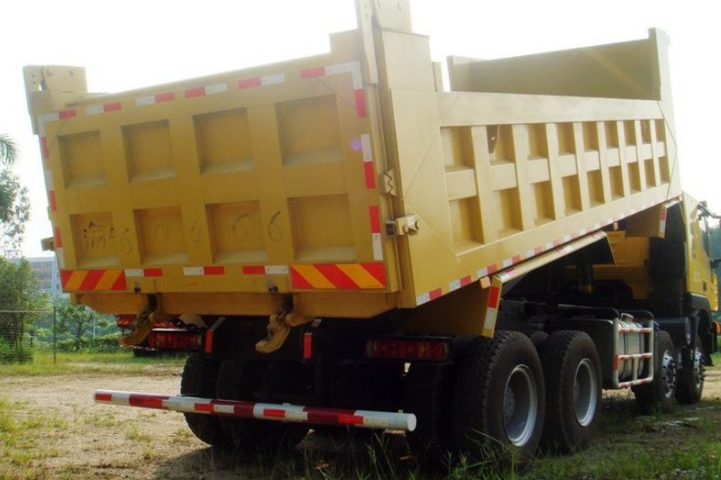 上汽红岩 杰狮C100重卡 350马力 8X4 6.8米 国四 自卸车(短体)(CQ3315HTG336)