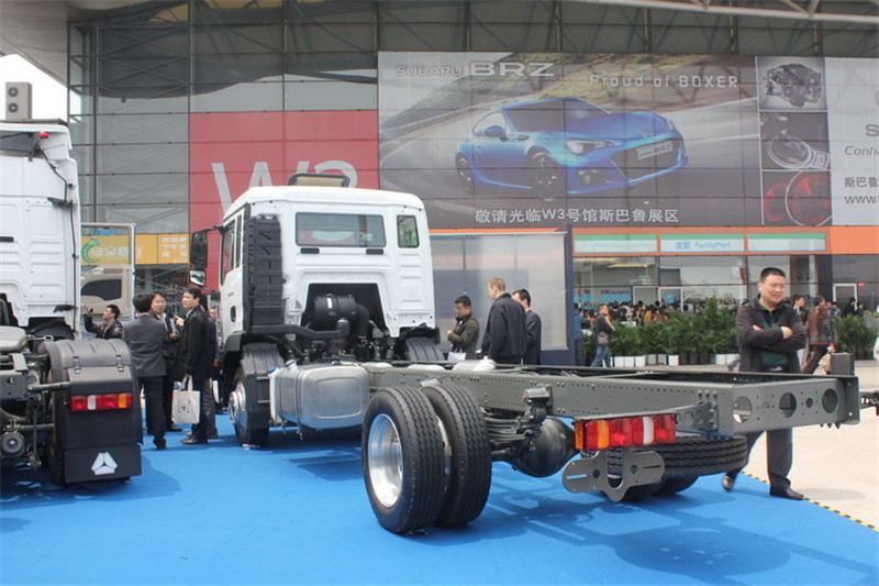 中国重汽 汕德卡SITRAK C5H重卡 280马力 8X4 8.6米 国四栏板载货车(ZZ1316M386GD1)