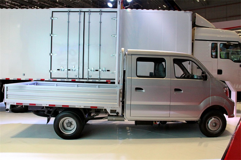 重汽王牌 W1系 2.2L 112马力 汽油/CNG 2.8米 国五双排栏板轻卡(CDW1031S2M5D)