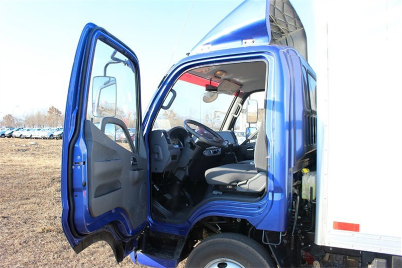 福田 奥铃CTX 118马力 3.8米 4X2 国四排半厢式轻卡(BJ5089XXY-FN)
