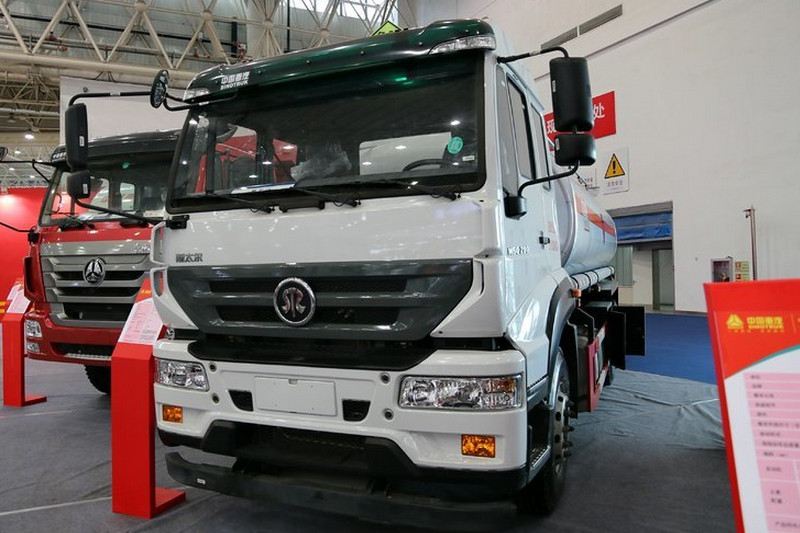 中国重汽 斯达斯太尔 M5G 280马力 6X4 国五 油罐车(CLQ5250GYY5ZZ)