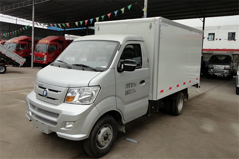 重汽王牌 W1 2.2L 112马力 汽油/CNG 3.5米 国五单排厢式微卡(CDW5030XXYN2M5D)