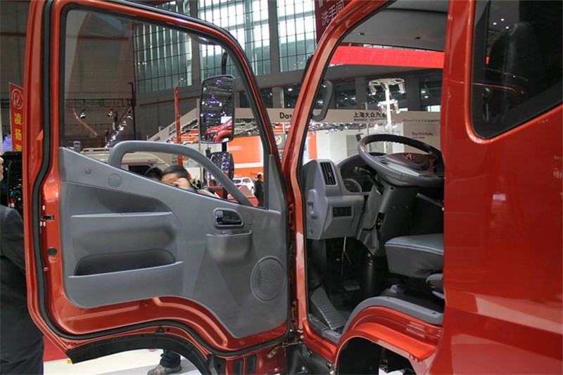 福田 奥铃CTX中卡 科技版 156马力 4X2 6.8米 国四厢式载货车((BJ5169XXY-AC)