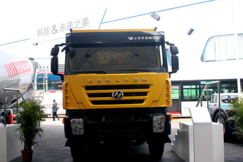 上汽红岩 杰狮C100重卡 390马力 8X4 7.6米 国四 自卸车(平顶)(CQ3315HTG396)