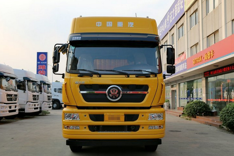 中国重汽 斯太尔DM5G重卡 340马力 8X4 9.6米 国五 厢式载货车(ZZ5313XXYN466GE1)