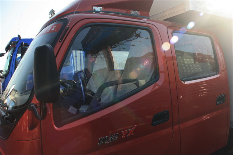 福田 奥铃TX 103马力 汽油/CNG 2.7米 4X2 国四双排厢式轻卡(BJ5031XXY-CA)