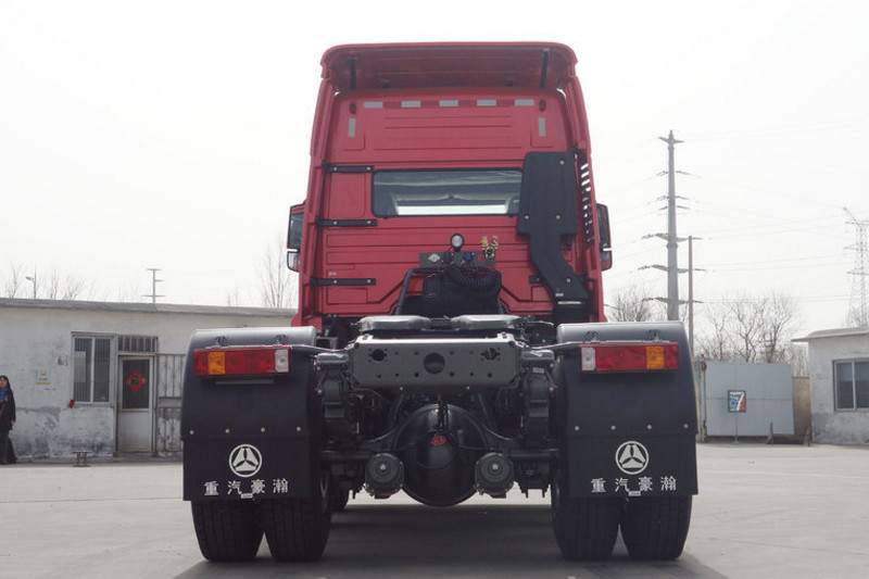 中国重汽 豪瀚J7B重卡 380马力 6X2  国五LNG牵引车(ZZ4255N27C6E1C)
