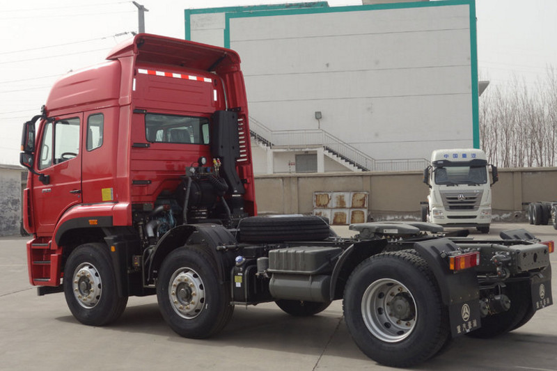 中国重汽 豪瀚J7B重卡 380马力 6X2  国五LNG牵引车(ZZ4255N27C6E1C)