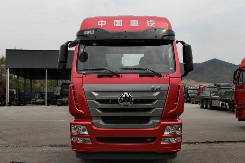 中国重汽 豪瀚J7B重卡 轻量化版 380马力 4X2 国五牵引车(ZZ4185N3616E1)