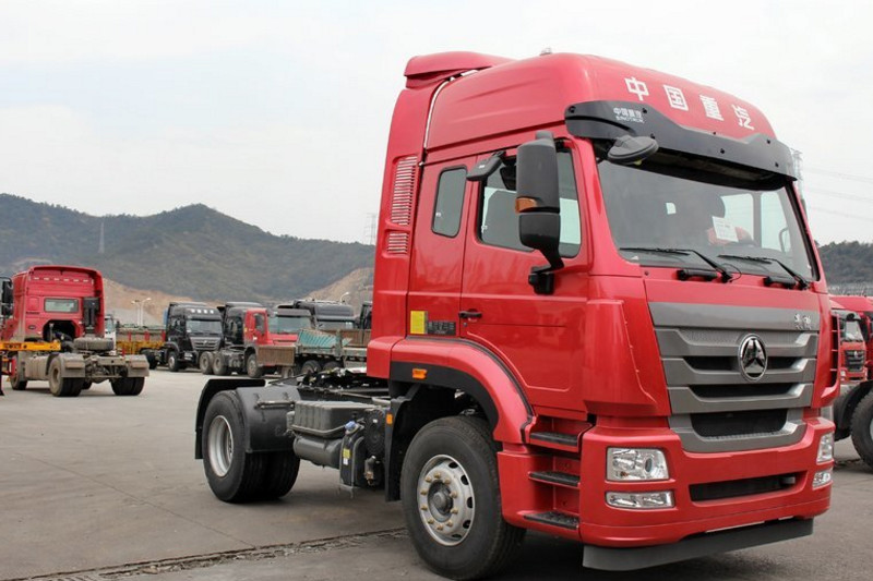 中国重汽 豪瀚J7B重卡 轻量化版 380马力 4X2 国五牵引车(ZZ4185N3616E1)