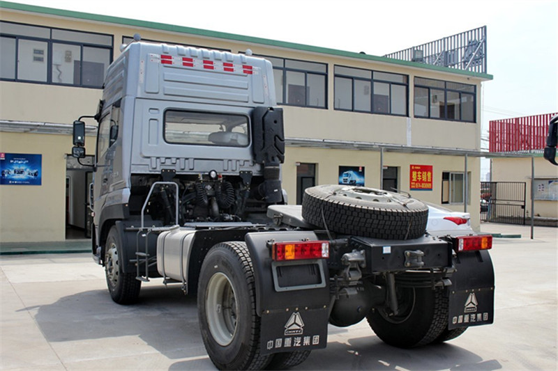 中国重汽 豪曼重卡 340马力 4X2 国五牵引车(ZZ4188K10EB0)