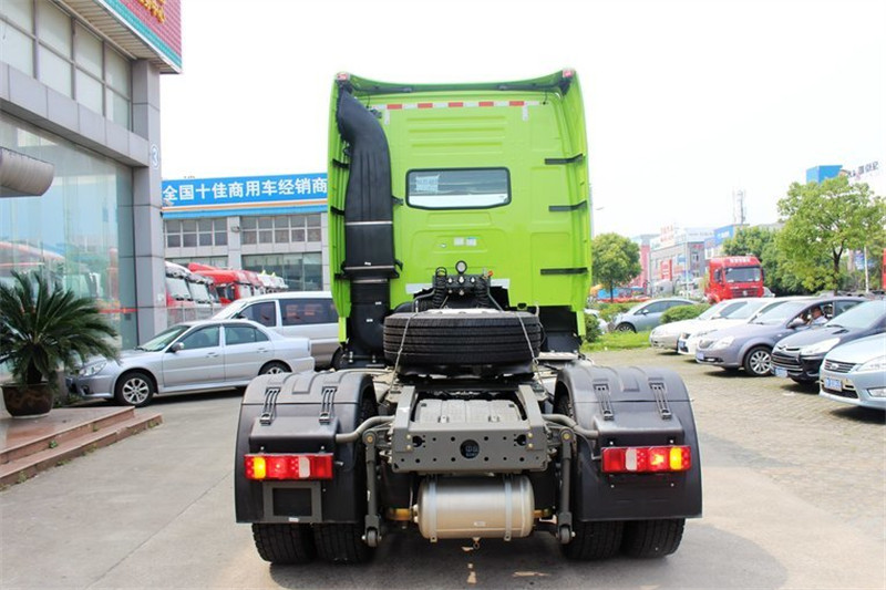 中国重汽 HOWO T7H重卡 440马力 4X2 国四牵引车(ZZ4187V361HD1)