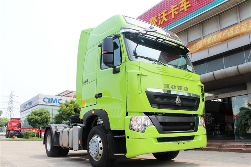 中国重汽 HOWO T7H重卡 360马力 4X2 国四危险品牵引车(高顶)(ZZ4187V361HD1W)