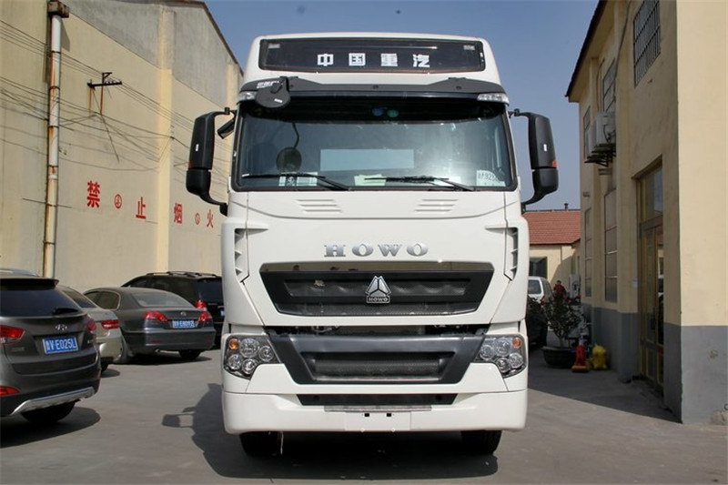 中国重汽 HOWO T7H重卡 540马力 6X2 国四牵引车(高顶)(ZZ4257V323HD1)