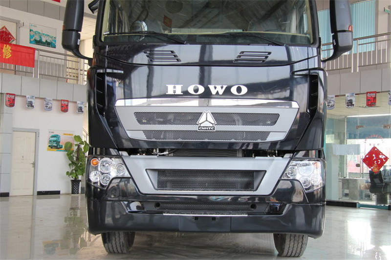 中国重汽 HOWO T7H 重卡 430马力 6X4 国五LNG牵引车(ZZ4257V384HE1LB)