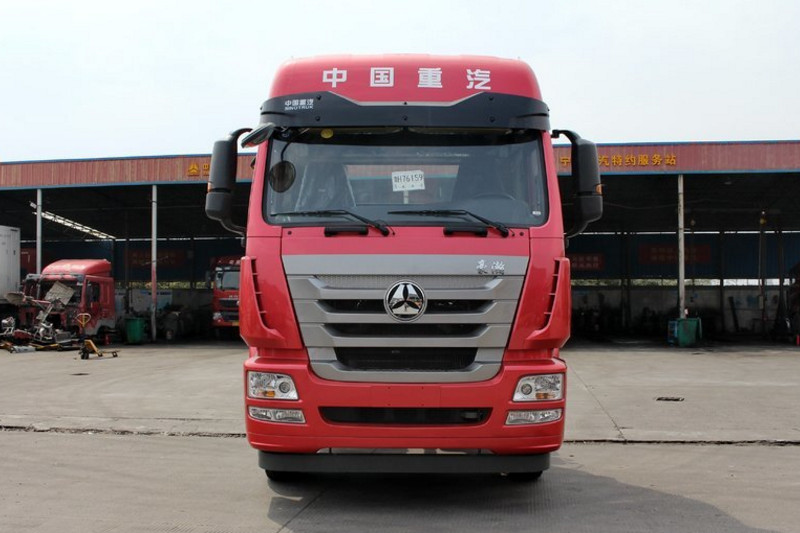 中国重汽 豪瀚J5G重卡 350马力 6X4 国四危险品牵引车(ZZ4255N3243D1W)