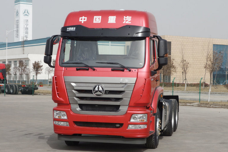 中国重汽 豪瀚J5G重卡 340马力 6X4 国四危险品牵引车(ZZ4255N3243D1W)