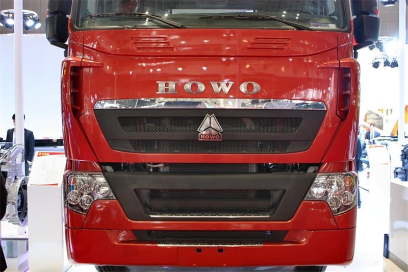 中国重汽 HOWO T7H重卡 440马力 6X4 国五牵引车(ZZ4257V324HE1B)