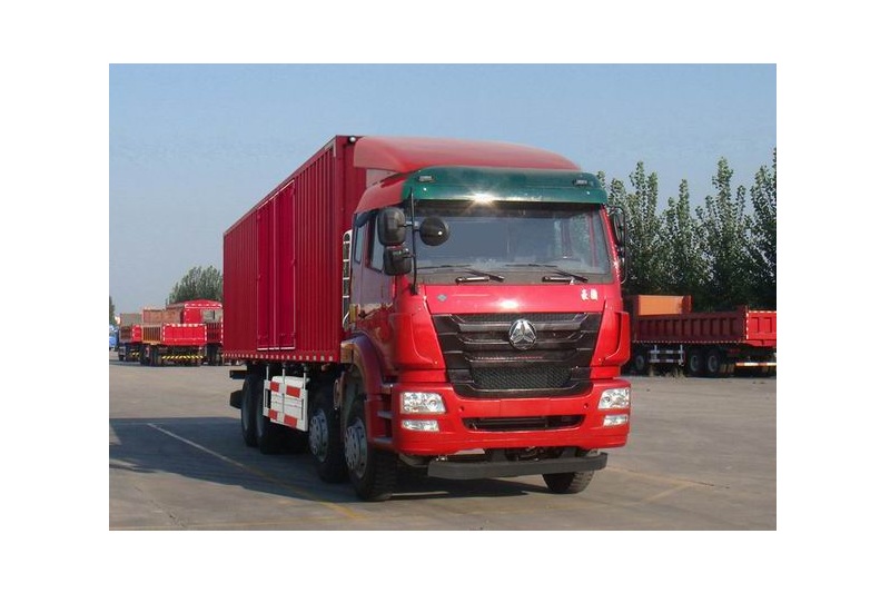 中国重汽 豪瀚J7B重卡 轻量化版 340马力 8X4 9.5米 国五厢式载货车(ZZ5315XXYN4666E1)