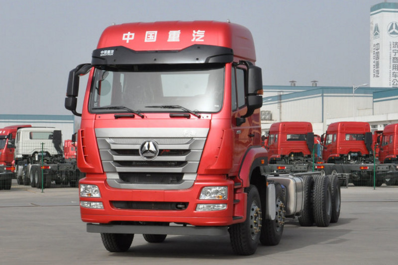 中国重汽 豪瀚J7B重卡 310马力 8X4 国四载货车底盘(ZZ1315M4666D1)
