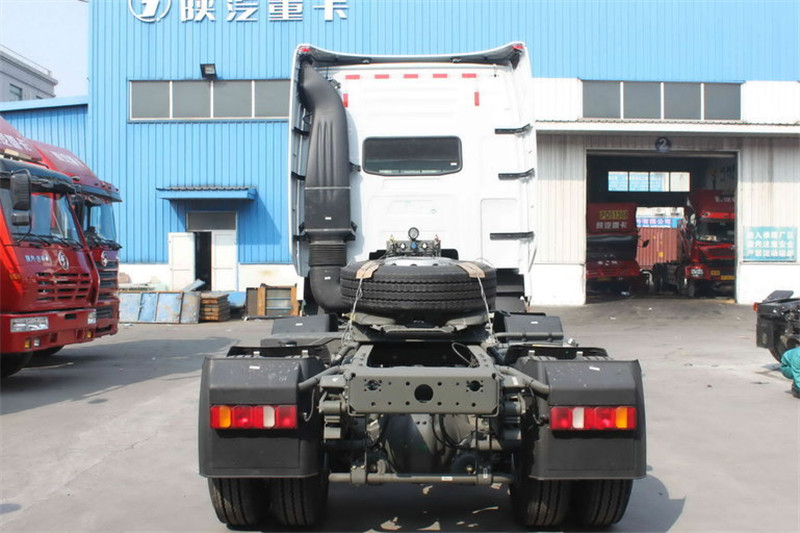 中国重汽 HOWO T7H重卡 400马力 6X2 国四牵引车(高顶)(16档)(ZZ4257V323HD1)