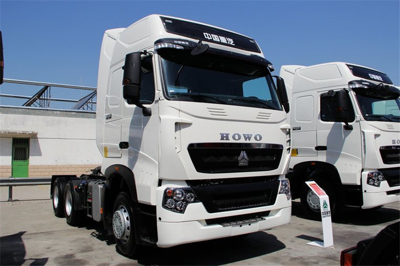 中国重汽 HOWO T7H重卡 480马力 6X2 国四牵引车(高顶)(ZZ4257V25CHD1B)