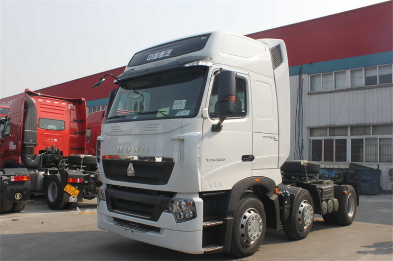 中国重汽 HOWO T7H重卡 360马力 6X2 国四牵引车(高顶)(ZZ4257N323HD1)