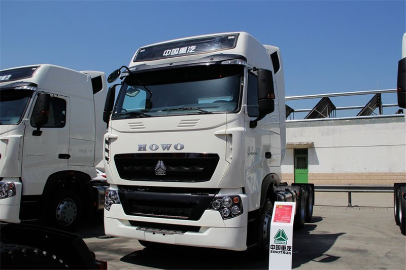 中国重汽 HOWO T7H重卡 360马力 6X2 国四危险品牵引车(ZZ4257V323HD1W)