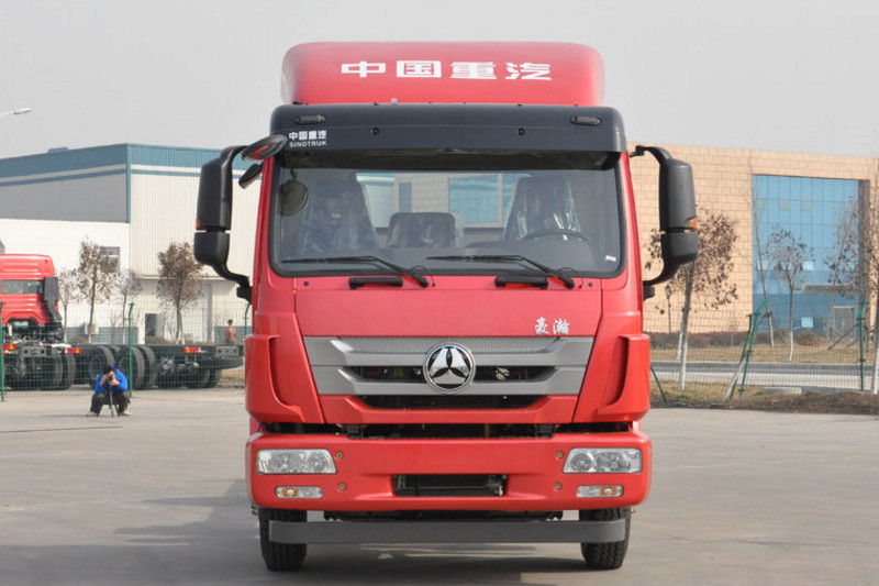 中国重汽 豪瀚中卡 180马力 4X2 国四厢式载货车底盘(ZZ5165XXYG5613D1B)